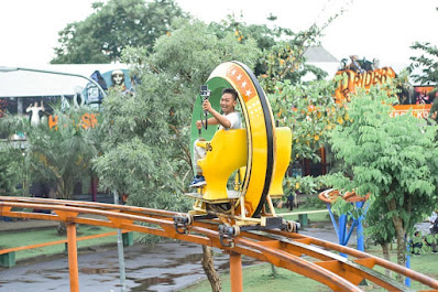 Sepeda Mabur | Gambar diambil dari akun instagram : @skedupark Sepeda Mabur | Gambar diambil dari akun instagram : @skedupark