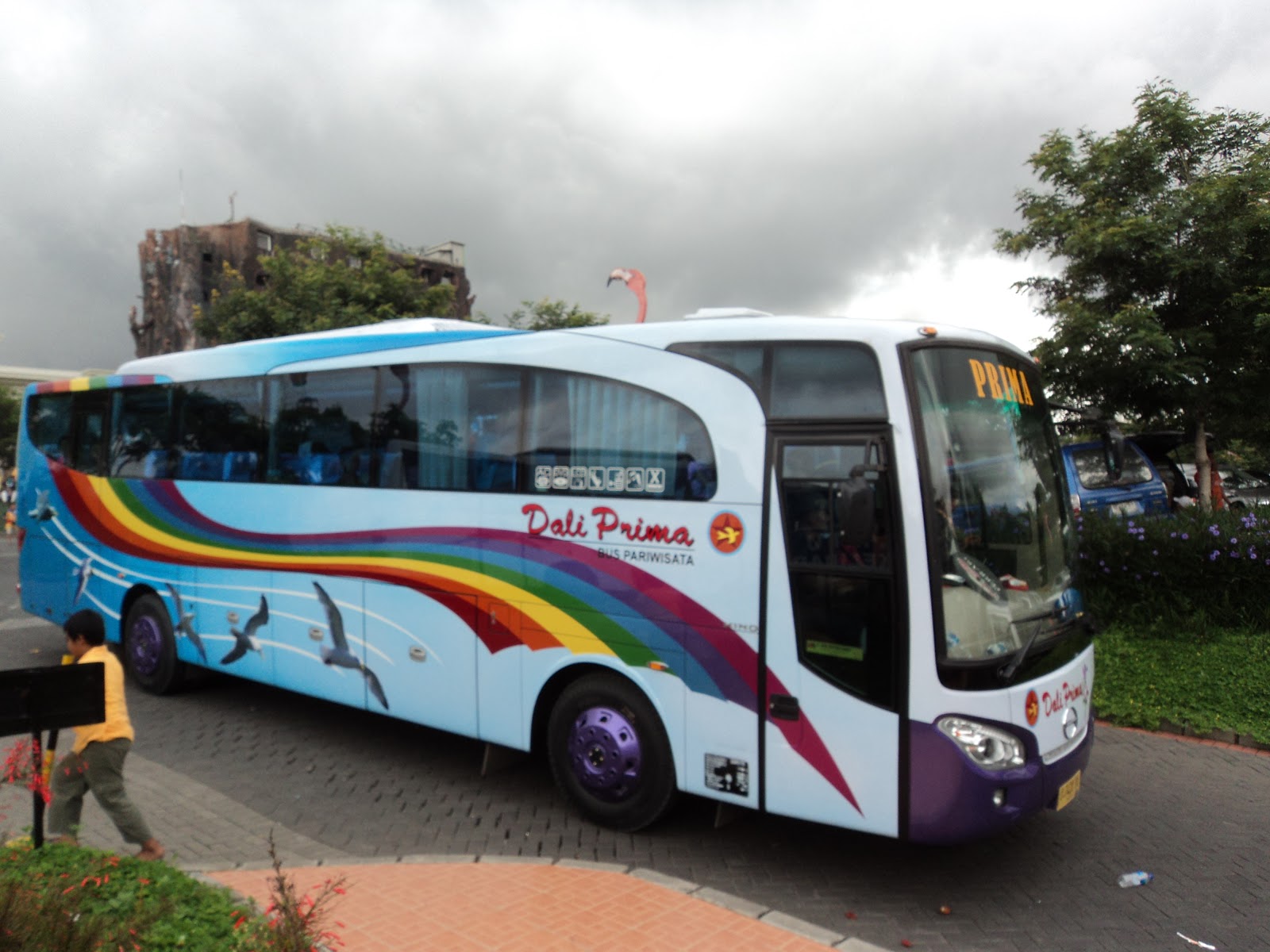 Raja Jalan Raya: Eksplorasi Dunia Modifikasi Bus Pariwisata di Indonesia