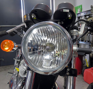 Full-size headlight on new Royal Enfield Continental GT 650.