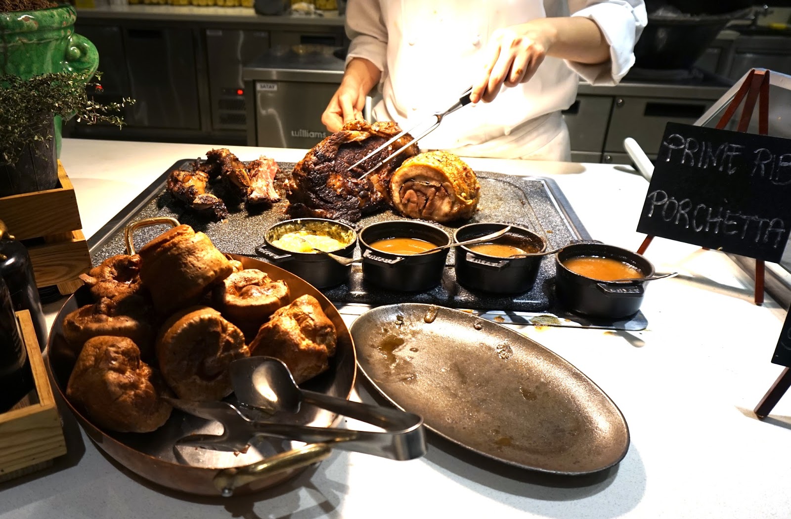Sumptuous Sundays City Of Dreams Buffet The Beauty Junkee