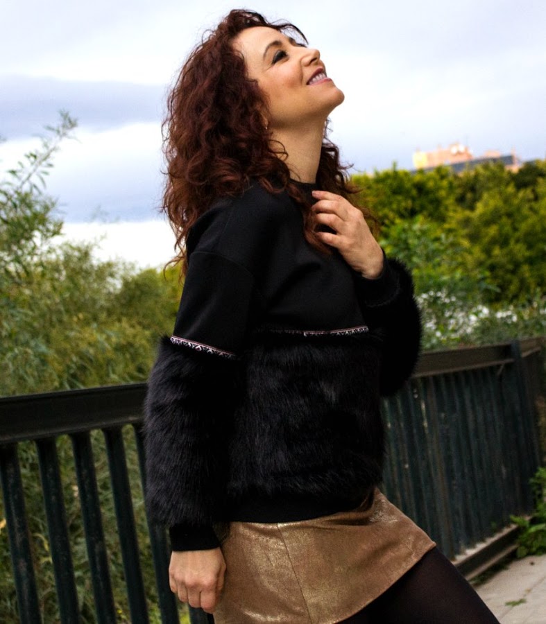 melange_boutique_fashion_blog_de_moda_sudadera_boho_pelo_chic_outfit_falda_metalica_shein_mango_kaidandizo_antonioborjafotografos_11