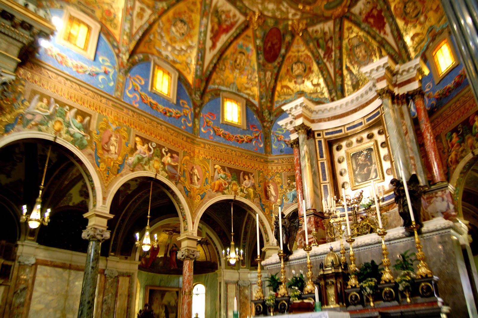Interno Santuario Madonna Di Pompei Visita alla Madonna di Pompei