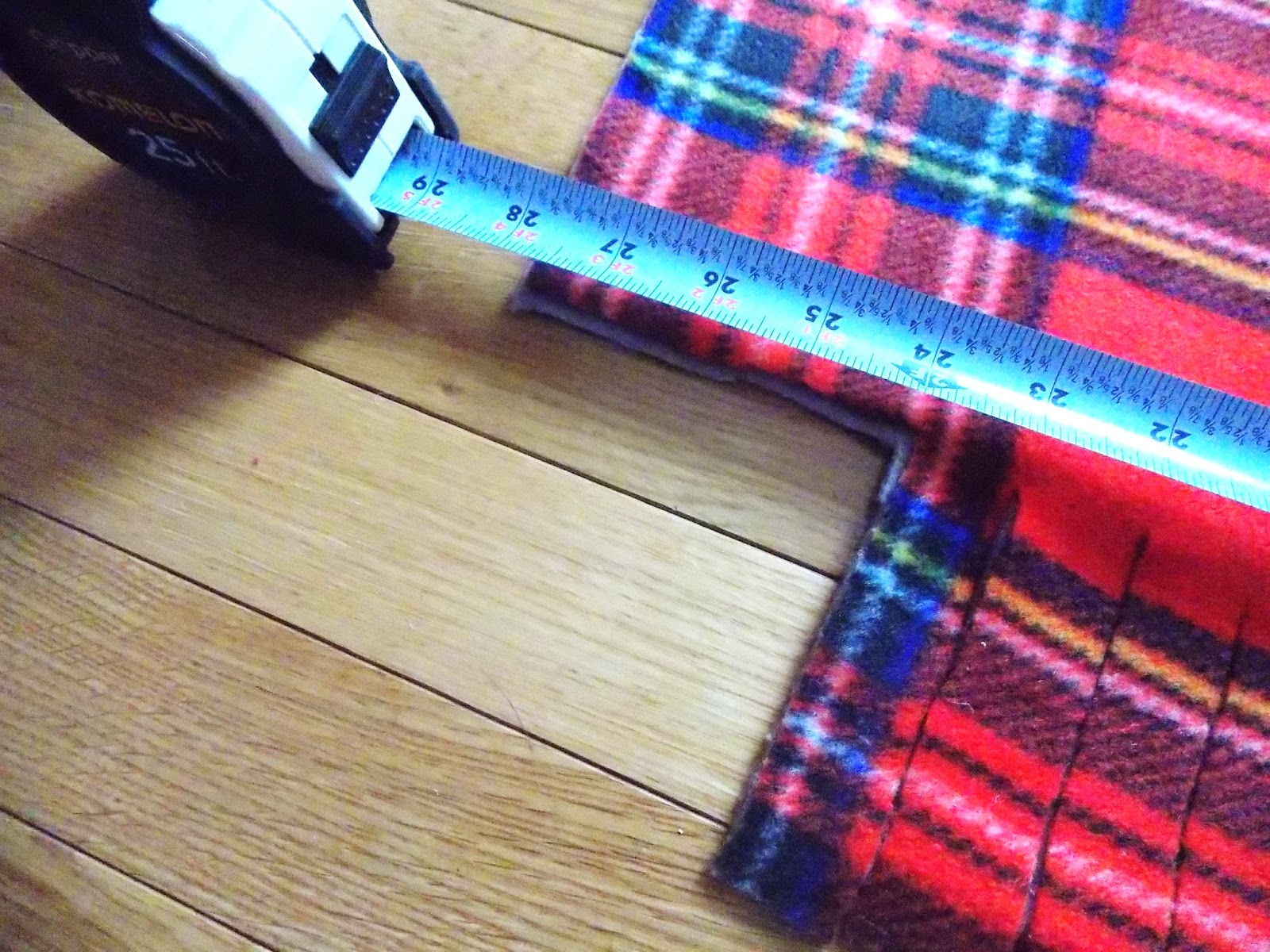 {Jessica Stout Design}: {Holiday Decorating} Day 5: DIY Winter Plaid ...
