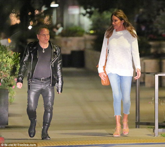 Alakei3S Blog: Caitlyn Jenner goes on her first date with a man (photos)