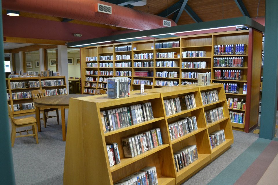 Hidup Mati Perpustakaan di Amerika Yusran Darmawan