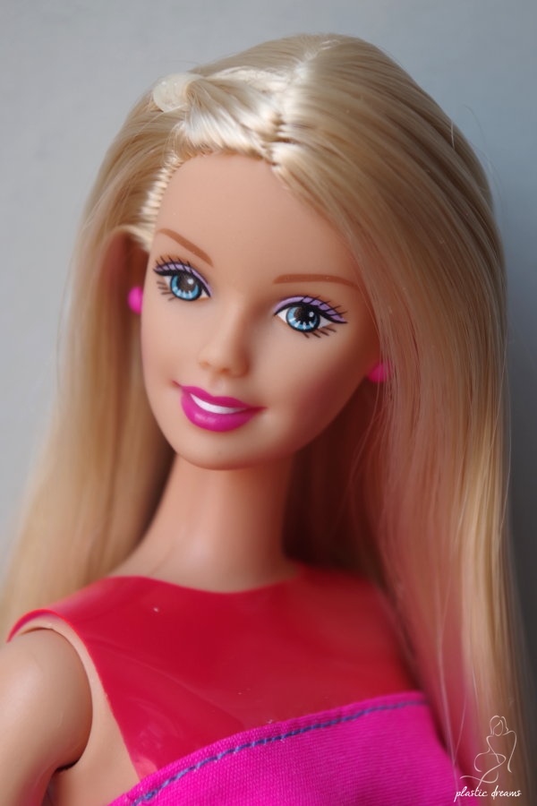Plastic Dreams :: Barbie et miniatures: Sit In Style Barbie Doll
