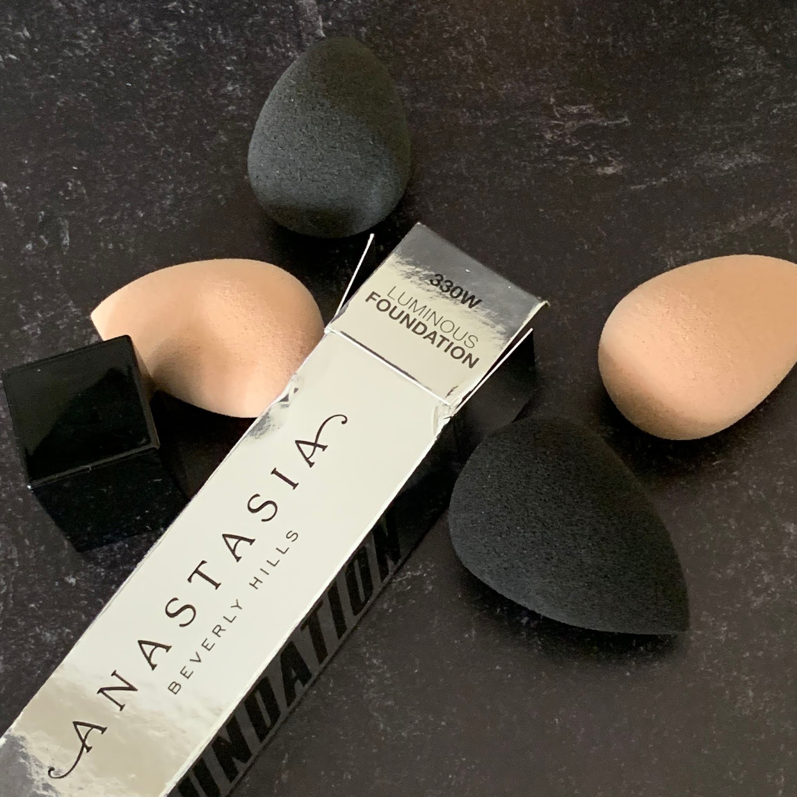Anastasia Beverly Hills Review | Luminous Sweet 330W in Blog Very and A Foundation Swatches