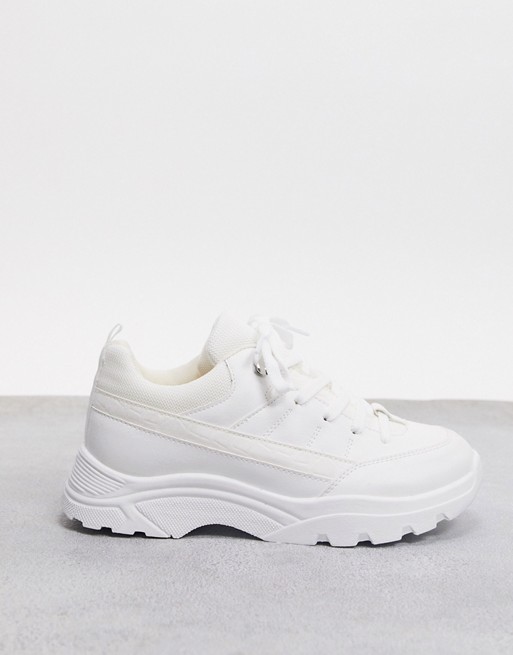 styling white trainers