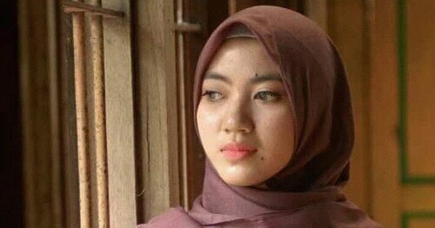 Cerita Dewasa Guru Cantik Berjilbab ~ 18+