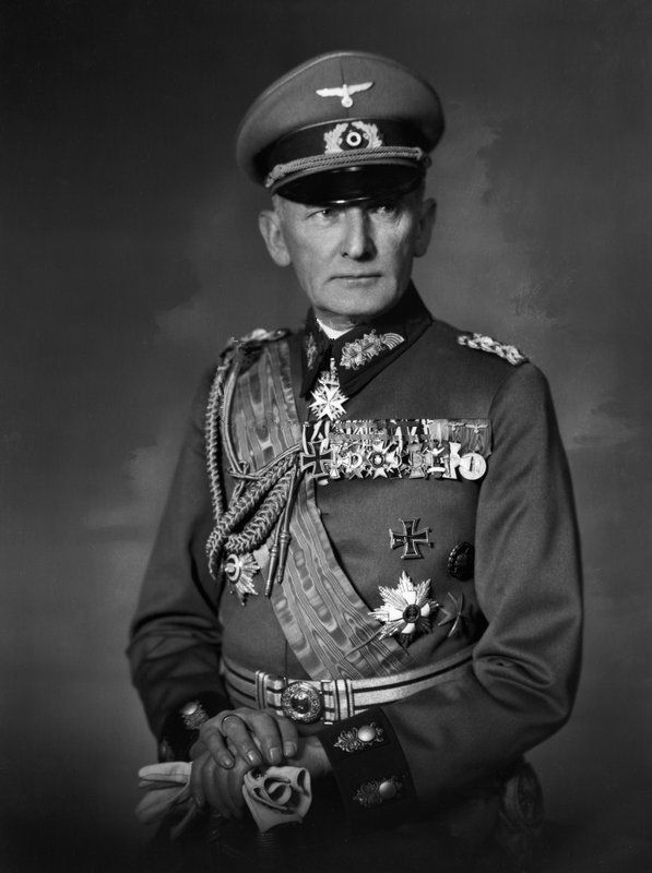 эрих фон вицлебен. эрвин лахузен абвер. вицлебен фельдмаршал. эрих фон вицлебен. герман гот генералы вермахта.