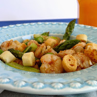  Salada de camarão e espargos