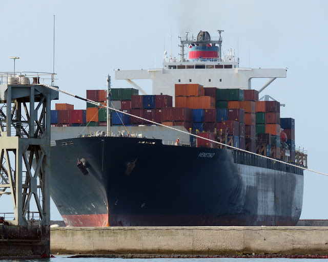 Container ship Venetiko (IMO 9260914), port of Livorno