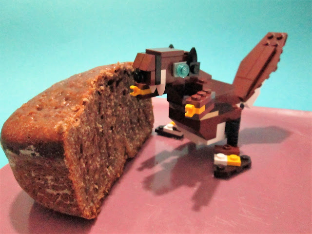 LEGOlinária - culinária com LEGO - LEGO ajuda a fazer um bolo