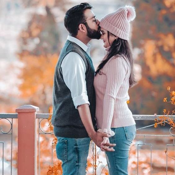 Featured image of post Best Romantic Dp For Whatsapp : Girls dp best 61 photos are available on the internet that you can download free.
