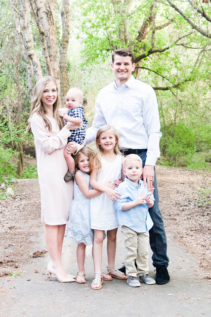 Do It Yourself Divas Spring Outfit Colors For Family Photos Do It Yourself Divas Spring Outfit Colors For Family Photos