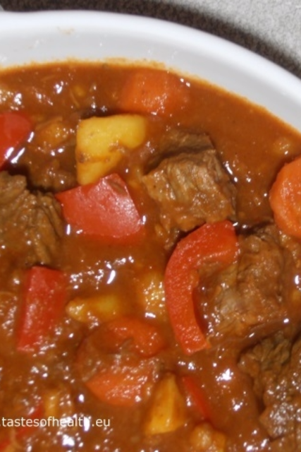 goulash, Hungarian goulash, goulash recipe, beef, peppers, recipe, stew