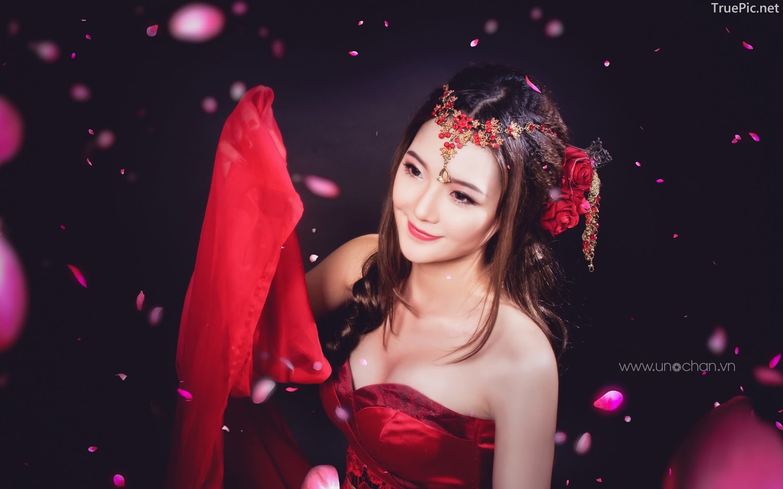 Vietnamese beautiful model Le Thu Huong - Cosplay mobile game character - Photo by Uno Chan - Picture 12