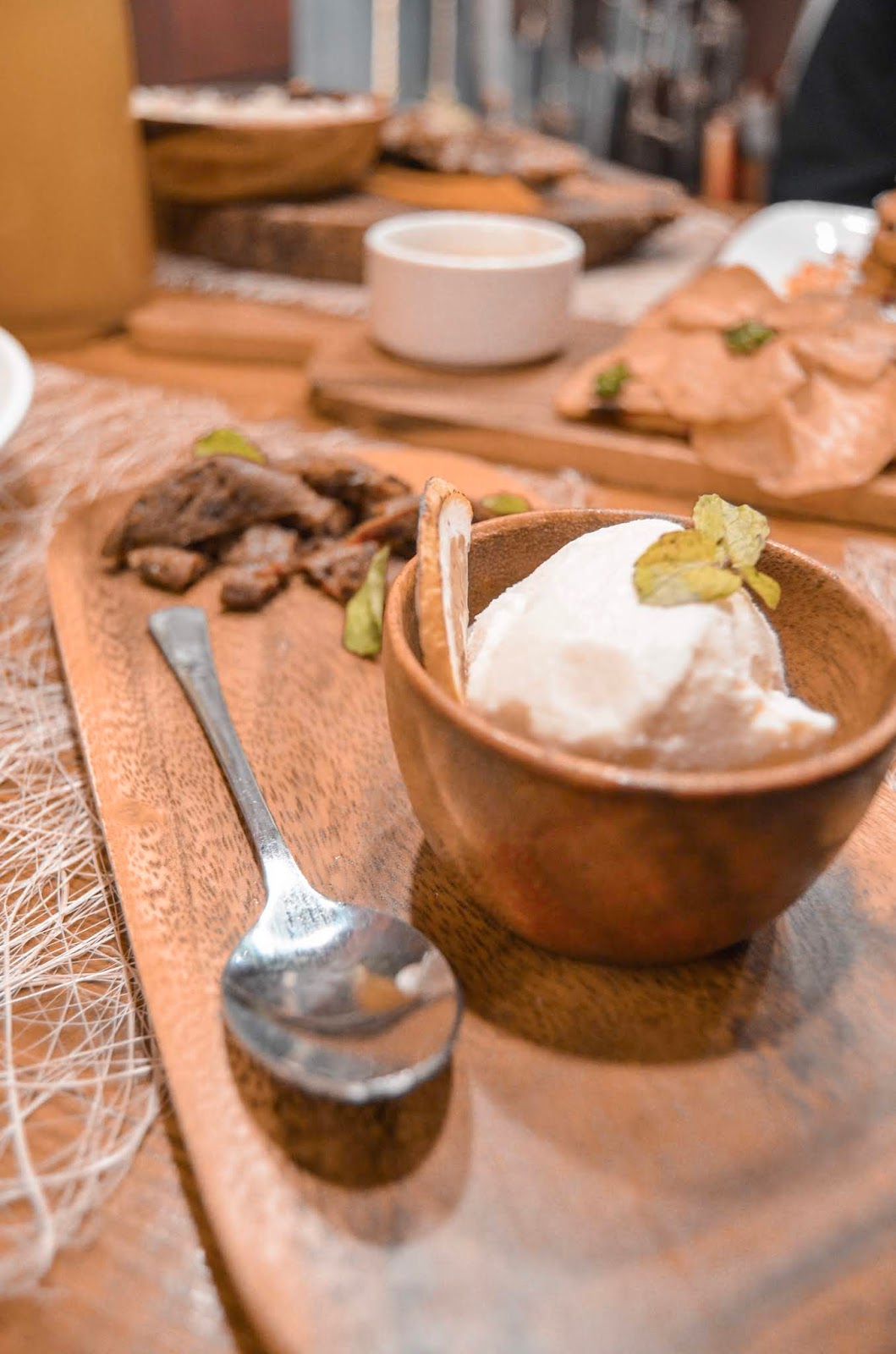 The Bandwagon Chic Do You Want To Try Garlic Ice Cream Flavor? The