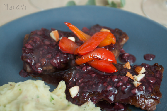  entraña con salsa de almendras con pimientos caramelizados