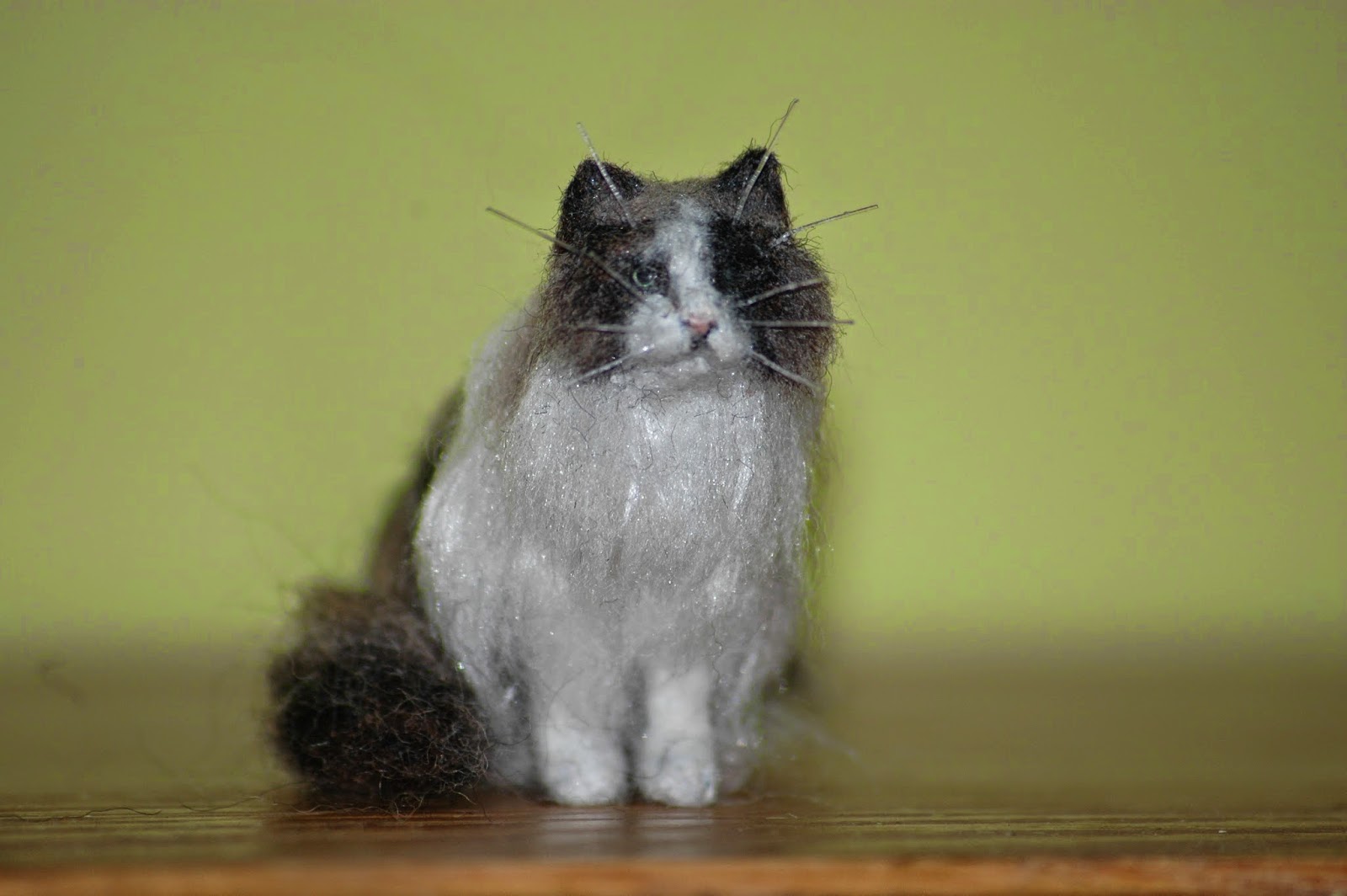 Ririne's Miniatures: A miniature needle felted ragdoll cat 1/12 scale