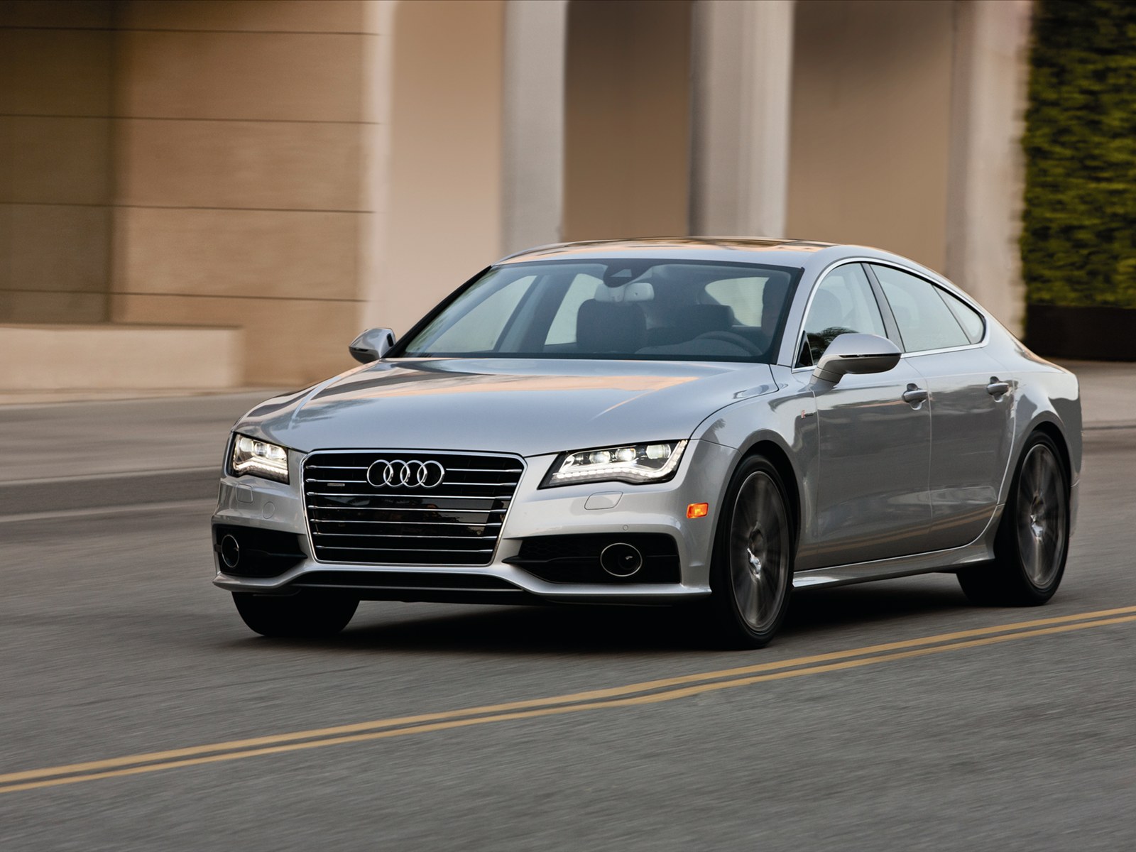 Car Pictures: Audi A7 2012