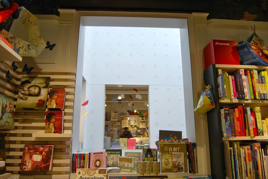 http://sosunnyblog.blogspot.com.es/2015/01/una-libreria-en-medio-del-caos-la.html