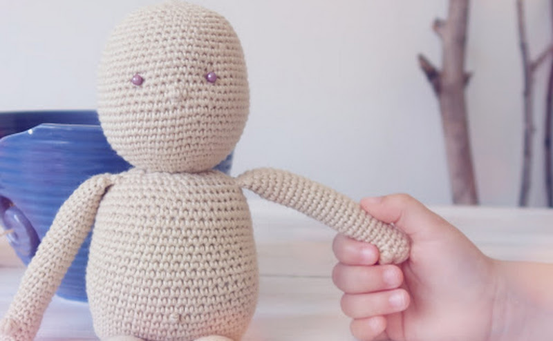muñequita de crochet