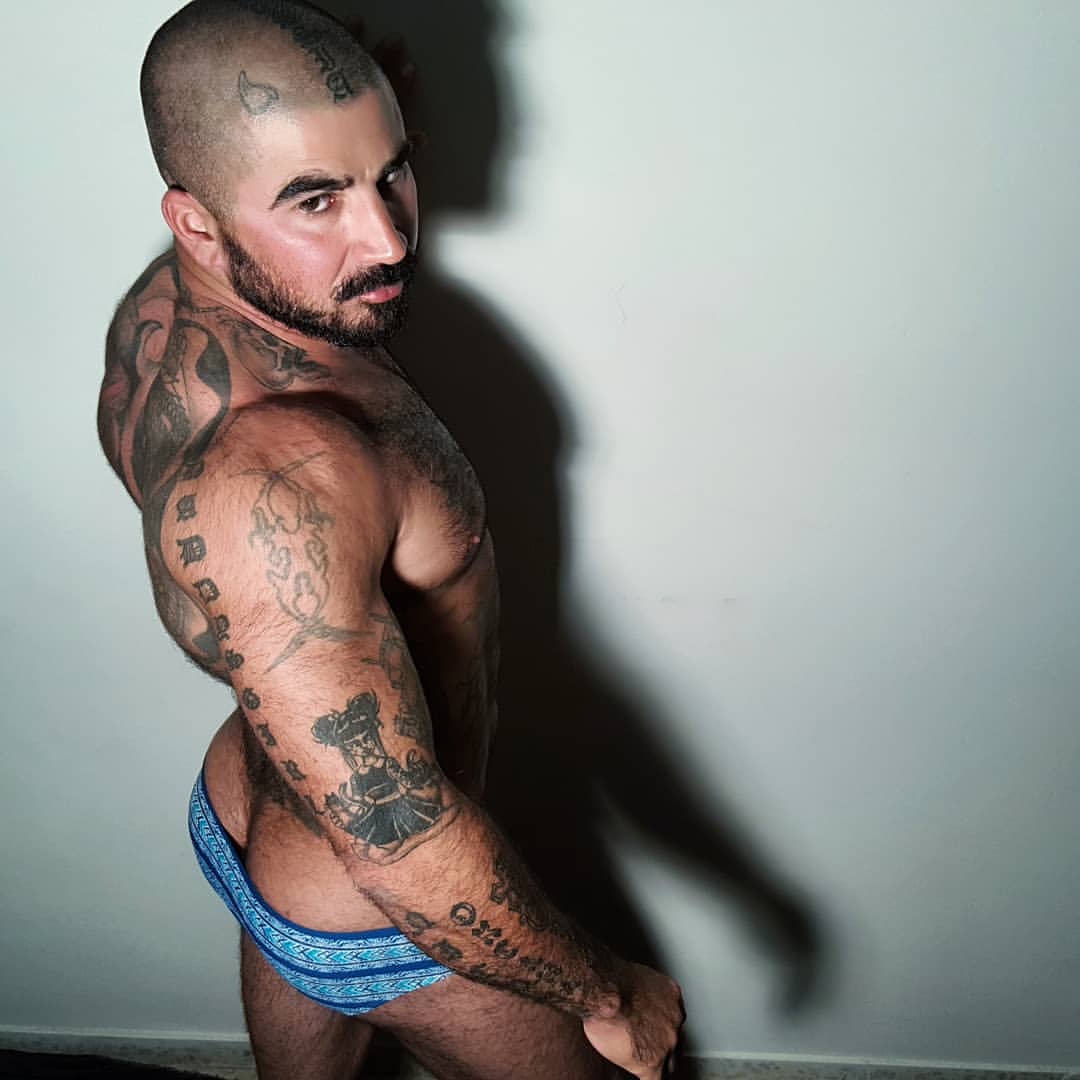 26297003_385499805225206_892681632186630