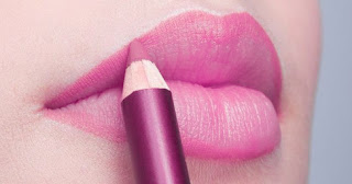 Tips & Tutorial Cara Memakai Lipstik Yang Baik & Benar