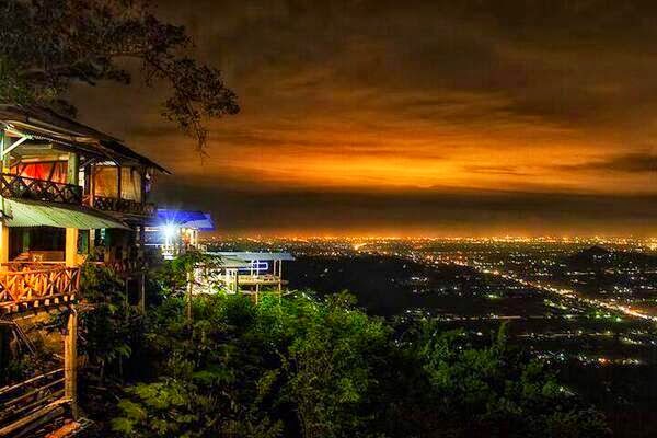 WIsata Bukit Bintang Jogja: Tempat Wisata Jogja Malam Super Romantis