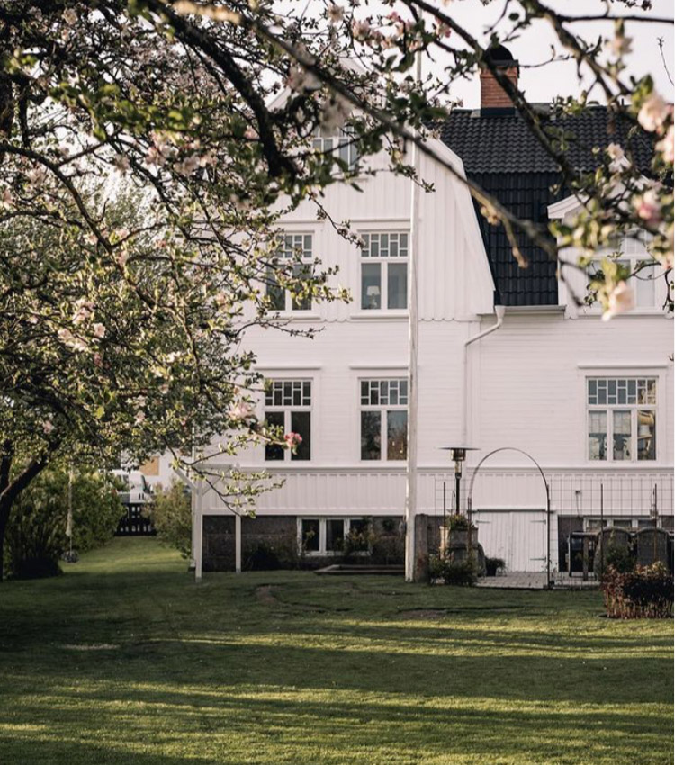 Peek Inside A Dreamy Turn-Of-The-Century Swedish Villa