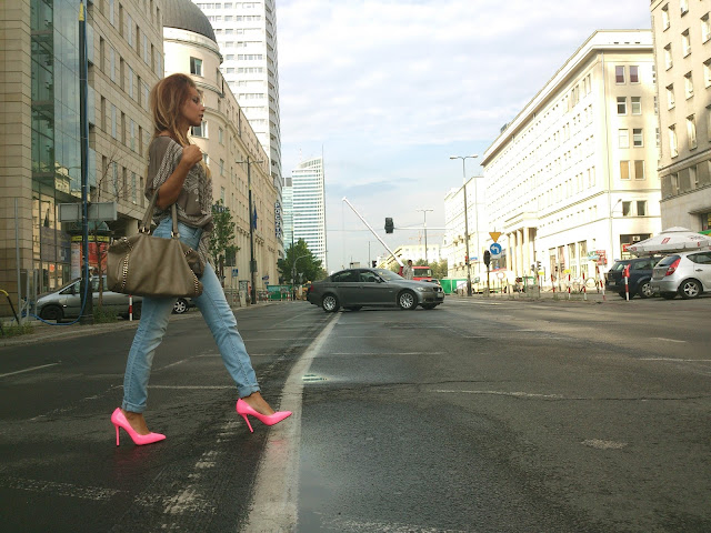 Hypnotizing Fashion Blog Modowy Stylizacje Street Style Pink High Heels In The City
