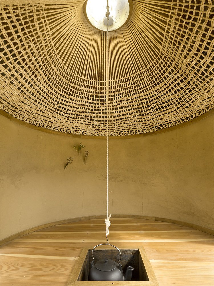 Casa de Té Negro por A1 Arquitectos
