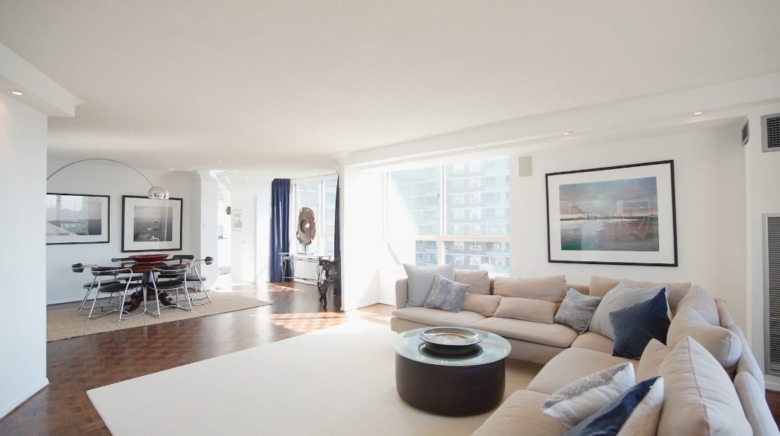 21 Interior Design Photos vs. 130 Carlton St #1104, Toronto Luxury Condo Tour
