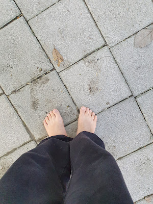腳底的顏色 赤腳走路自動清潔腳掌