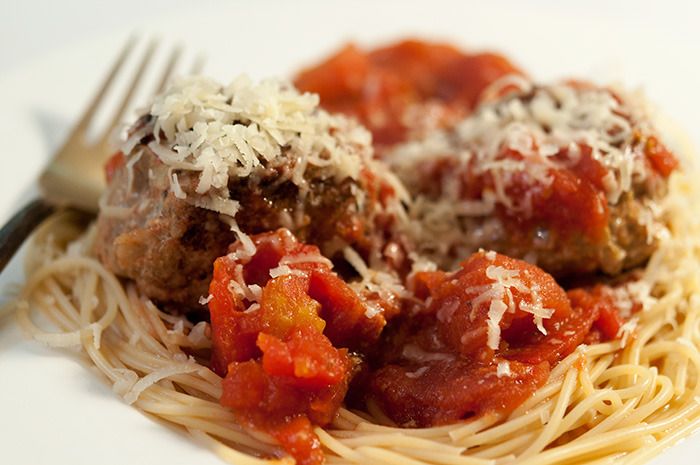Things wot I Made Then Ate: Meatballs and sauce, angel hair pasta