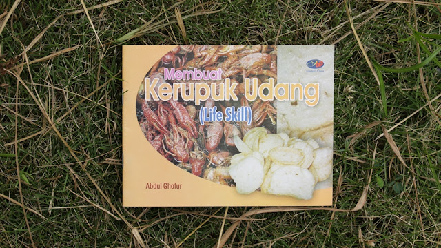 Sinopsis: Membuat Kerupuk Udang (Life Skill)