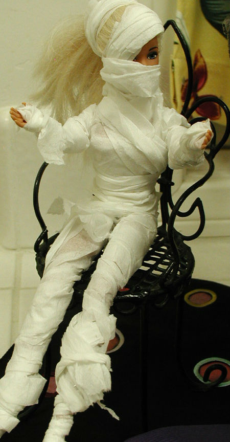 Хэллоуин, 31 октября, Halloween, All Hallows' Eve, All Saints' Eve, тыквы на Хэллоуин, декор для дома на Хэллоуин, украшения на Хэллоуин, декорирование предметов, мастер-классы на Хэллоуин, как украсить дом на Хэллоуин, варианты декора для меикрьера, шикарные праздничные украшения на Хэллоуин, монстры на Хэллоуин, привидения для интерьера, декор интерьера на Хэллоуин, оформление интерьера монстрами, привидения, тыквы, летучие мыши, зомби, страшилки, своими руками, идеи оформления на Хэллоуин, скелеты, Хэллоуин в интерьере, Декор для дома на Хэллоуин своими рукамиДекор для дома на Хэллоуин своими руками https://prazdnichnymir.ru/