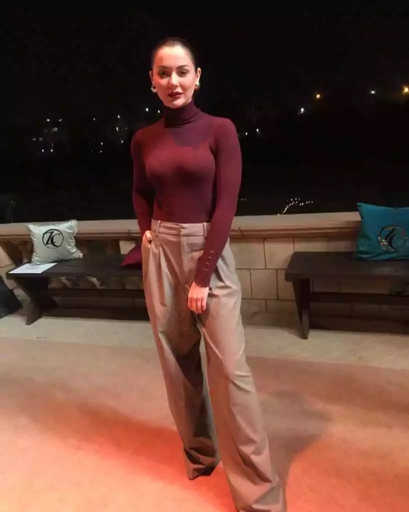 Hania Amir Last Night On Party Enjoy Clicks With School Friends