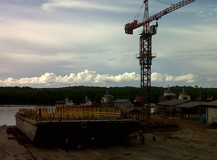 BARGE PIPE CARRIER 1 Mj. Dhylez