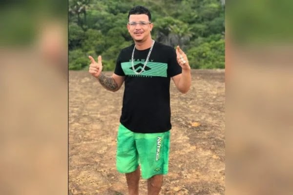 Cantor de brega-funk tem corpo desenterrado e incendiado em Pernambuco