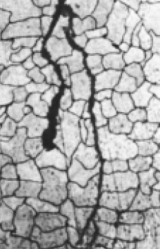 corrosão intragranular ou transcristalina em aco inoxidavel que foi submetido à acao de cloreto e temperatura