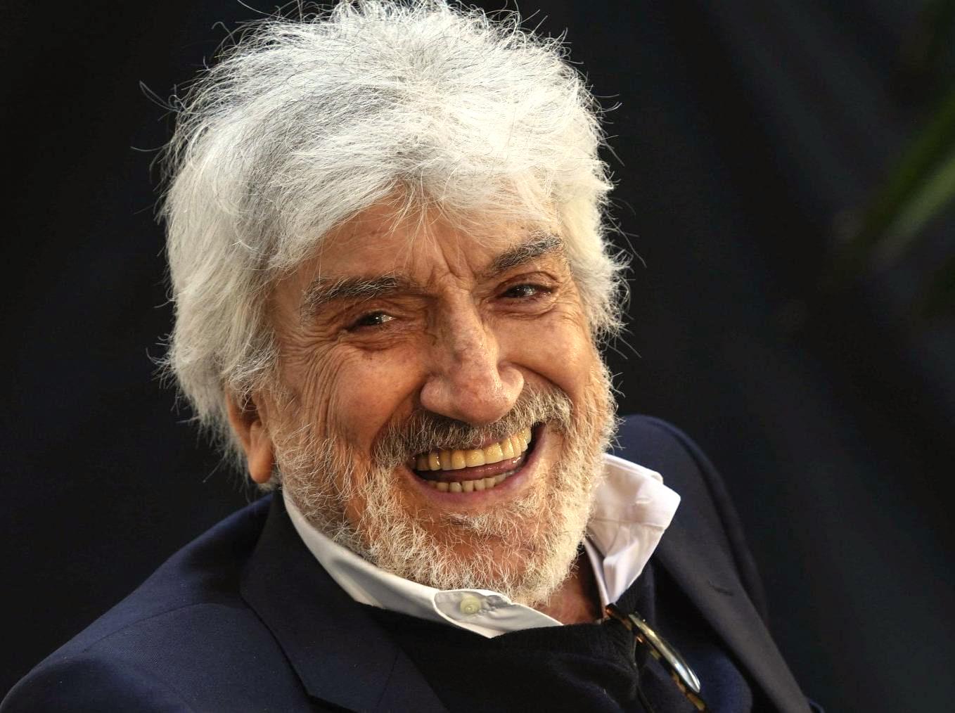 Bio Correndo E' morto Gigi Proietti nel giorno dei suoi 80 anni
