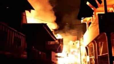 Kebakaran Dahsyat di Sengkang Hanguskan 7 Rumah Milik Warga