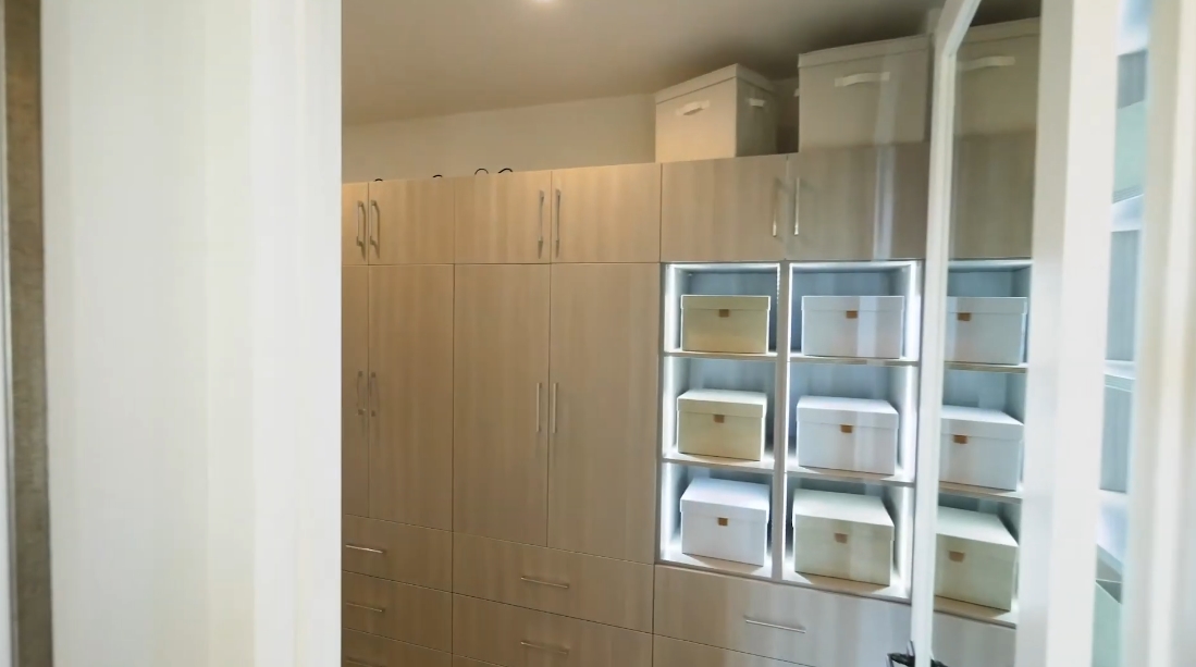 33 Interior Design Photos vs. Toll Brothers Porter Ranch, CA Harwood Model Home Tour