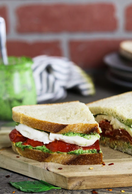 Roasted Red Pepper & Vegan Mozzarella Sandwich Roasted Red Pepper & Vegan Mozzarella Sandwich