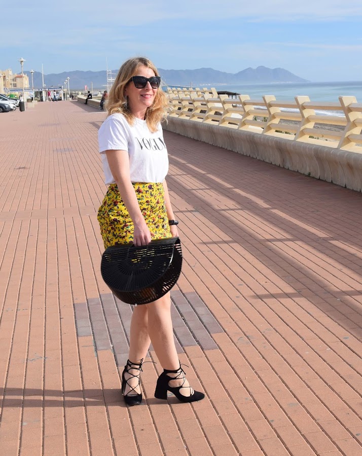 Sunny_november_skirt_biker_look