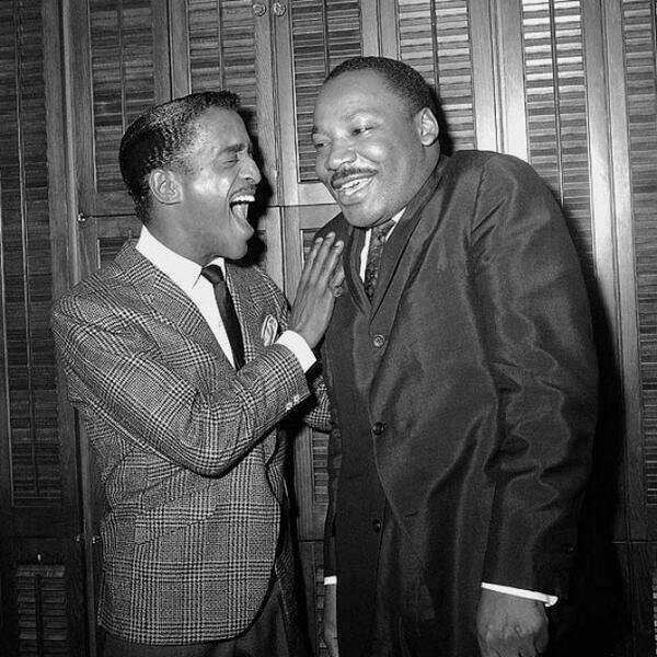 Sammy Davis Jr. y Martin Luther King Jr.