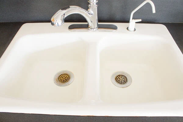 6 Things to Know Before Buying a Porcelain Farmhouse Sink