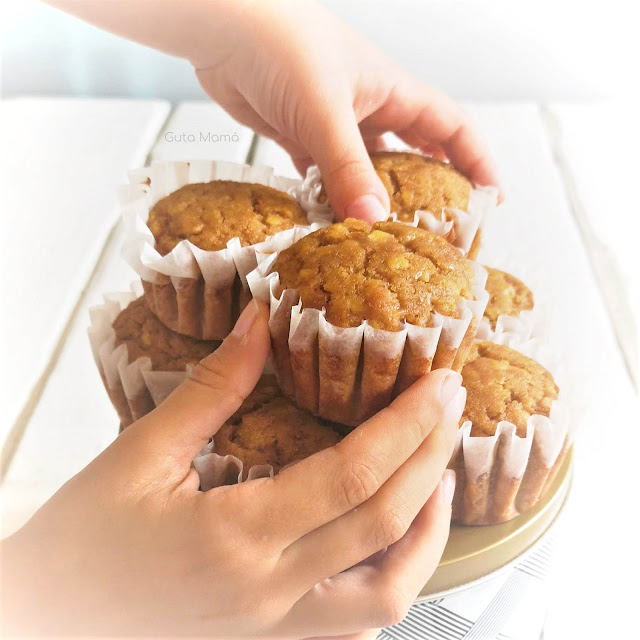 Magdalenas de manzana y almendra